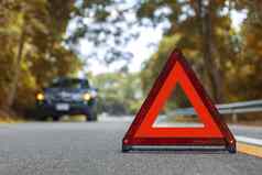黑色的车事故公园路红色的三角形红色的emergenc