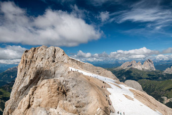 marmolada山峰意大利阿尔卑斯山脉蓝色的天空