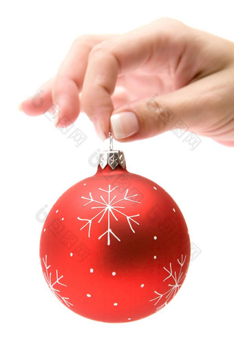 持有红色的圣诞节树球