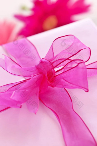 粉红色的礼物盒子