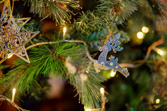圣诞节装饰形式<strong>飞驰</strong>的鹿圣诞节树