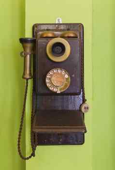 古董古董电话绿色背景