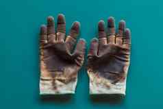 手套石油染色孤立的背景手套脏