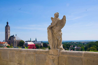 雕塑天使背景城市捷克共和国