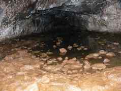 洞穴复活节岛石头水分洞穴