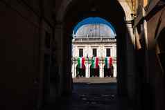 布雷西亚意大利不寻常的点视图宫殿的凉廊凉廊宫框架拱门