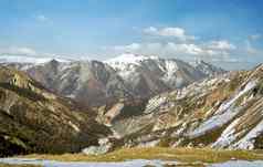 山萨彦岭冬天雪自然山萨彦岭