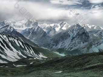 阿尔泰山美丽的景观高阿尔泰山