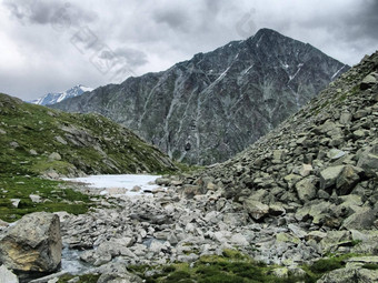 阿尔泰山美丽的景观高阿尔泰山