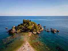 伊索拉漂亮陶尔米纳西西里空中视图岛伊索拉漂亮海滩蓝色的海洋水陶尔米纳西西里意大利