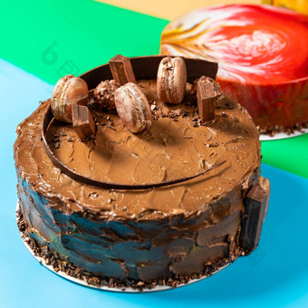 美丽的巧克力macaron蛋糕色彩斑斓的背景