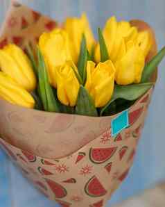 黄色的荷兰虹膜金美花