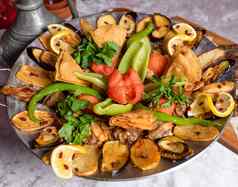 囊阿一肉蔬菜餐阿塞拜疆食物