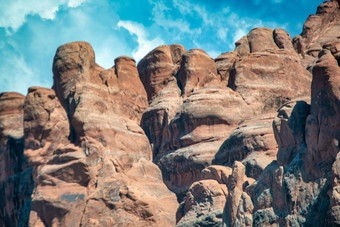 全景视图岩石形成拱门国家公园犹他州夏天季节