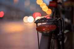 自行车城市黄昏后图片城市自行车模糊背景