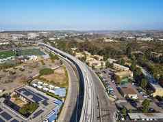 空中视图mid-coast电车桥大学加州三迭戈