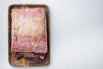 纽约牛排生牛肉肉白色背景前视图复制空间文本