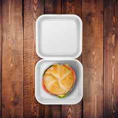 白色食物容器贴纸汉堡模型木表格