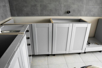 较低的自定义厨房橱柜安装家具外墙中密度纤维板灰色的<strong>模块</strong>化厨房刨花板材料阶段安装框架家具方面中密度纤维板配置文件
