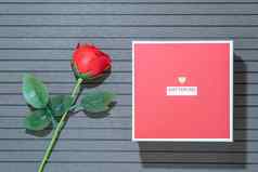 情人节一天红色的盒子红色的玫瑰