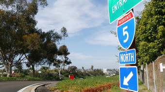 高速<strong>公路</strong>入口信息标志crossraod美国路线这些洛杉矶<strong>加州</strong>号州际<strong>公路</strong>高速<strong>公路</strong>路标象征路旅行运输交通安全规则规定