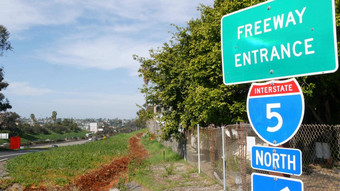 高速公路入口信息标志crossraod美国路线这些洛杉矶加州号州际公路高速公路路标象征路旅行运输交通安全规则规定