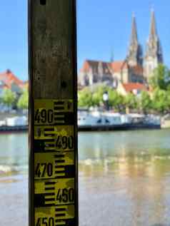 计测量水水平多瑙河河雷根斯堡