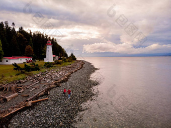 温哥华岛加拿大quadra岛历史灯塔角玛吉夫妇黄色的雨外套风暴海岸