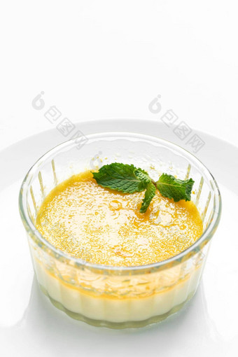 素食主义者乳制品免费的有机椰子<strong>噪</strong>音Brulee<strong>白</strong>色背景