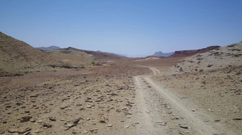 砾石路沙漠