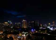 市中心中央金边在金边城市天际线晚上视图柬埔寨