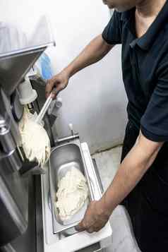 使意式冰激凌冰奶油现代设备厨房室内