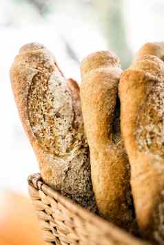 混合法国有机法国魔杖面包面包店显示