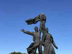 雕像俄罗斯乌克兰工人