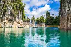 美丽的山湖河天空自然景点ratchaprapha大坝考县势利小人国家公园泰国