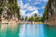 美丽的山湖河天空自然景点ratchaprapha大坝考县势利小人国家公园泰国