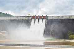 大坝坤和普拉卡恩chon大坝水力发电权力植物灌溉洪水保护区泰国