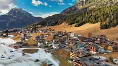 萨帕达滑雪小道空中视图冬天季节意大利阿尔卑斯山脉