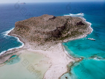 克<strong>里特岛</strong>希腊巴洛斯环礁湖克<strong>里特岛岛</strong>希腊游客放松浴水晶清晰的水巴洛斯海滩