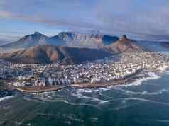 空中视图角小镇南非洲表格山