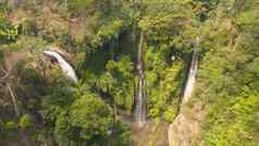 美丽的热带瀑布巴厘岛印尼
