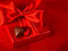 情人节一天礼物盒子糖果形式心红色的背景