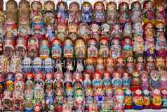 莫斯科6月中央市场背景色彩斑斓的俄罗斯娃娃市场俄罗斯传统的俄罗斯记忆公平