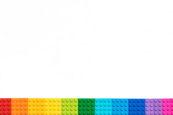边境多色塑胶构造函数砖白色背景受欢迎的玩具
