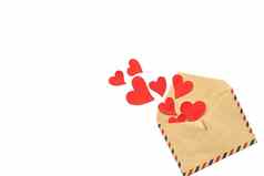 情人节一天红色的心工艺信封孤立的白色背景爱概念Copyspace
