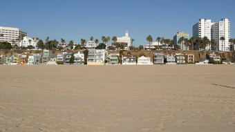 加州<strong>夏</strong>季海滩审美阳光明媚的<strong>蓝色</strong>的天空沙子海滨<strong>周</strong>末房子海滨建筑真正的房地产圣诞老人莫妮卡太平洋海洋度假胜地这些洛杉矶美国