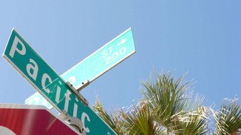 太平洋街路标志十字路口路线旅游目的地加州美国刻字十字路口路标象征夏季旅行假期招牌城市这些洛杉矶