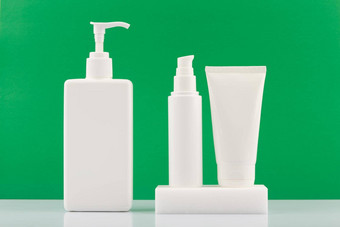 集美产品皮肤护理白色未打上烙印的管绿色背景概念有机化妆品