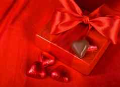 情人节一天礼物盒子糖果形式心红色的背景
