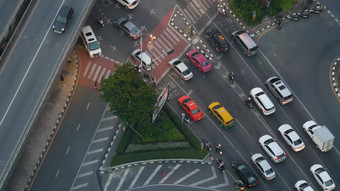 交通<strong>十字路口</strong>街现代汽车摩托车开车<strong>十字路口</strong>街中心曼谷泰国